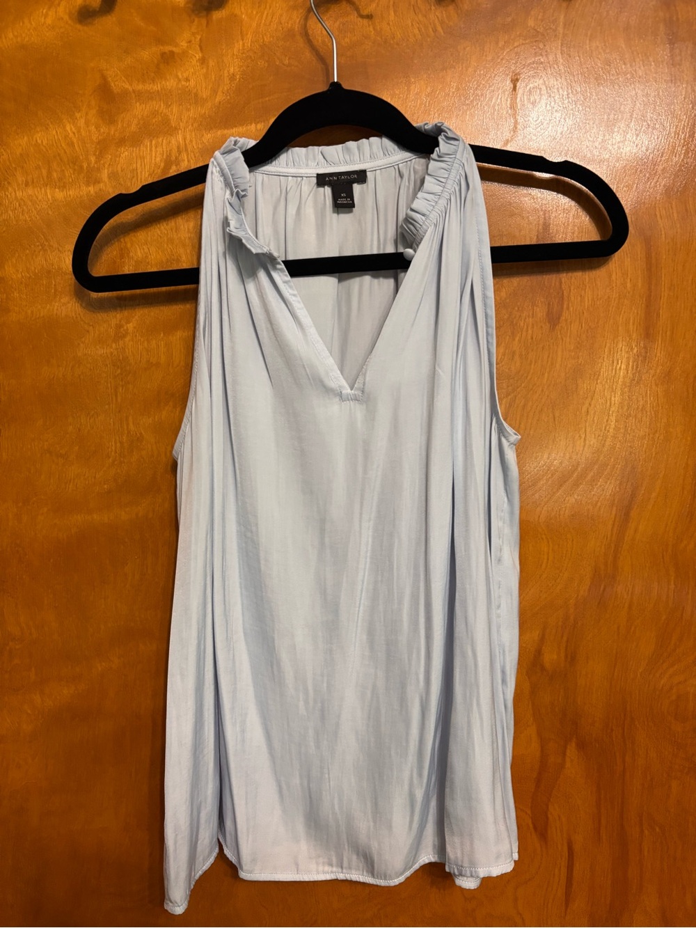 Ann Taylor | size XS | Light Blue Sleeveless V-Neck Top
